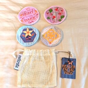 NWT Owlcrate Microfiber Healer Facial Pads with Drawstring Bag